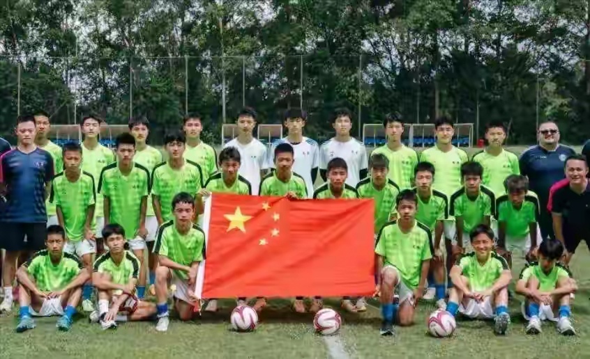 成都U15远赴巴西挑战圣保罗，2‑3惜败，全场敢打敢拼虽败犹荣足球体育足球比赛 