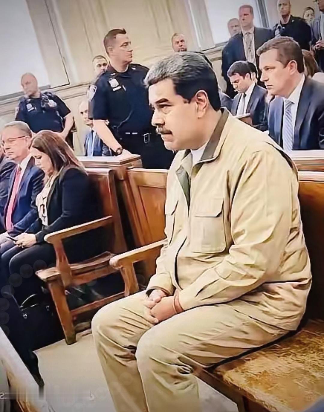 这一手牌打得，真叫一个绝。

马杜罗请波拉克这样的律师，无疑是给美国当局出了个难