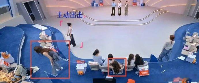 浪姐后期剪出两个李小冉了，这是有点吓人了吧！浪姐后期剪出两个李小冉了 怎么有两个