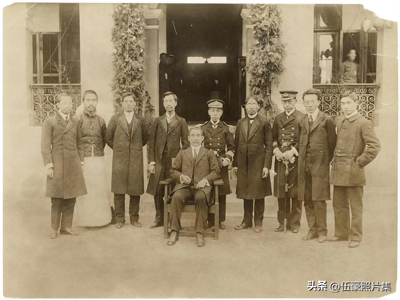 1912年，中华民国临时政府第一次内阁会议期间的合影，左起：南京临时政府内阁司法