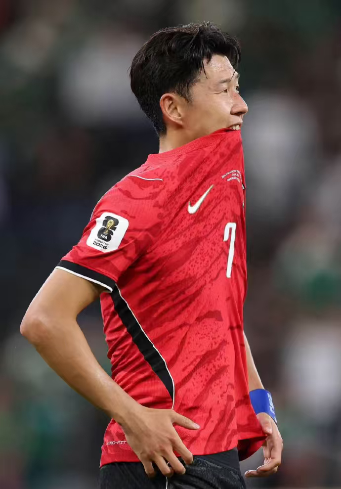 韩国日本网友对骂世界杯日本 1-1 战平瑞典，赛前韩国球迷盼日本大胜助攻自己出线