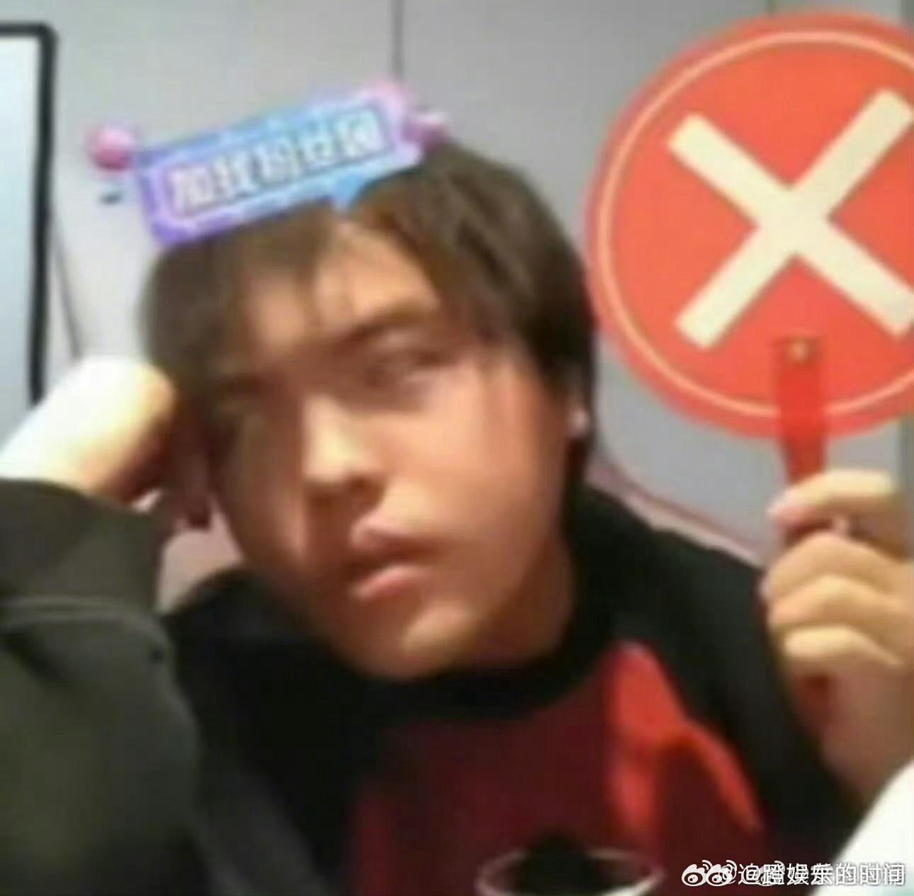 桃黑黑晒200元的英国电话亭桃黑黑家里都是猎奇难卖的东西 谁不羡慕桃黑黑的收藏，