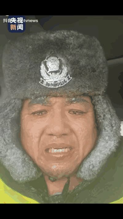 “活该他们火到央视！”12月12日，乌鲁木齐出现风吹雪天气，G314国道多辆车辆