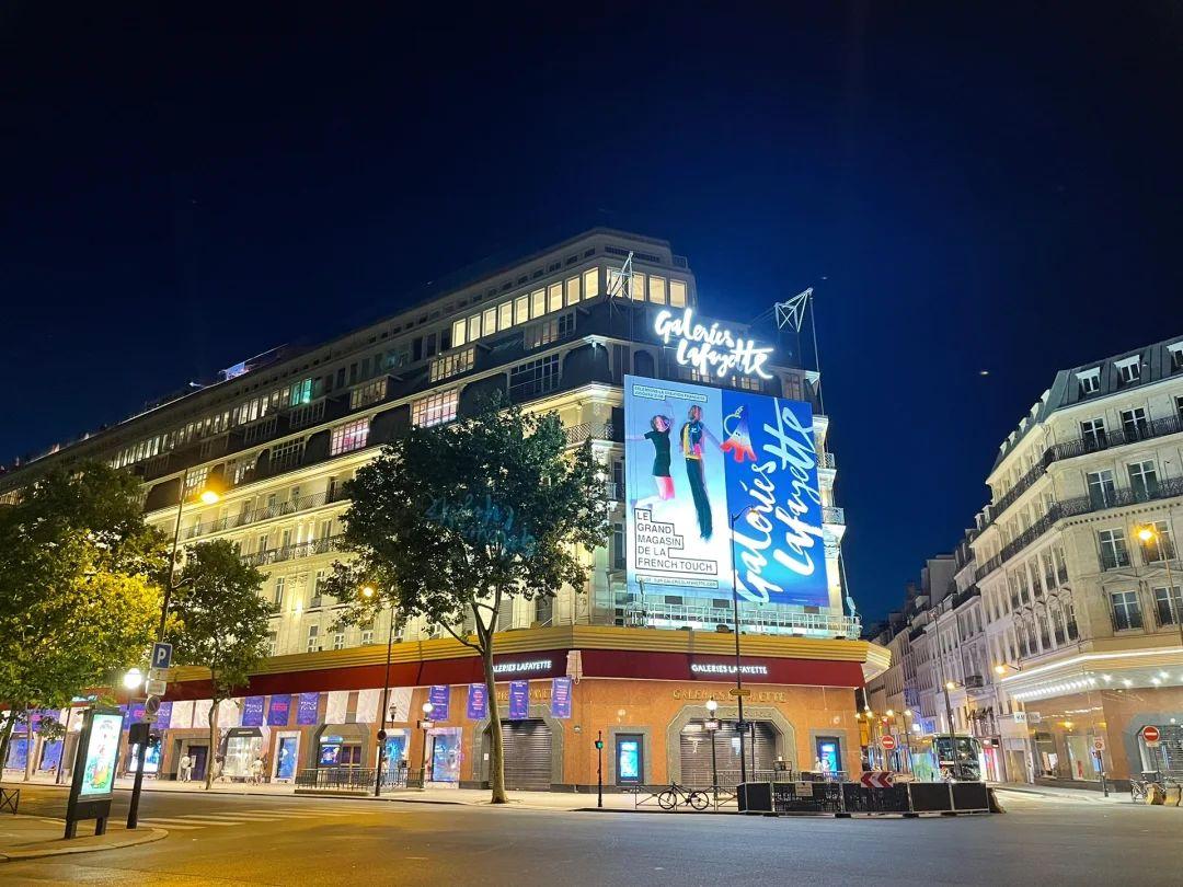 位于法国首都巴黎奥斯曼大道的百货公司