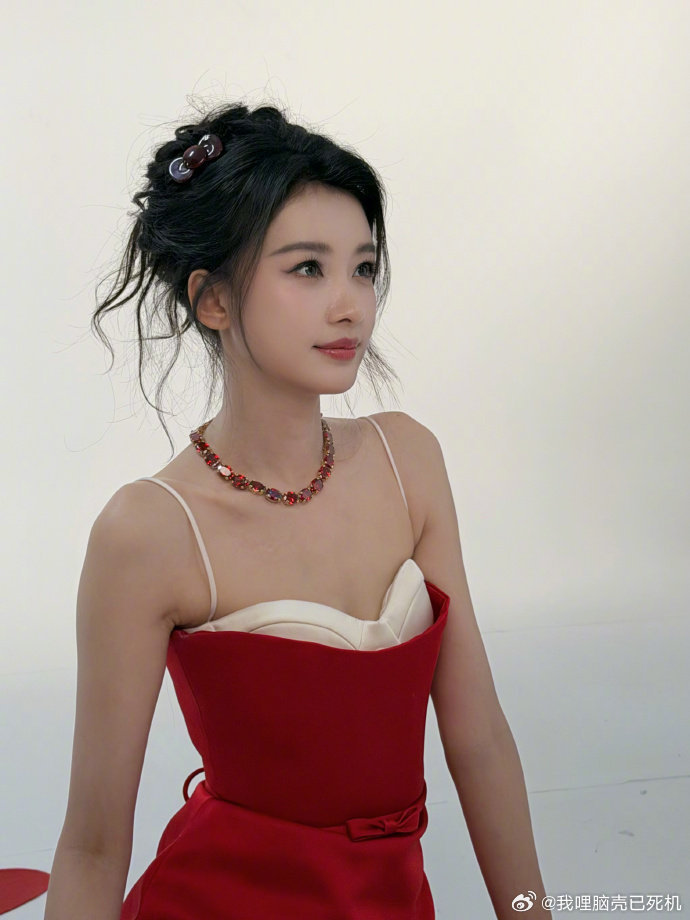 孙怡准备好大家见面孙怡红色小草莓 孙怡红色小草莓，孙怡准备好大家见面，期待这个酸