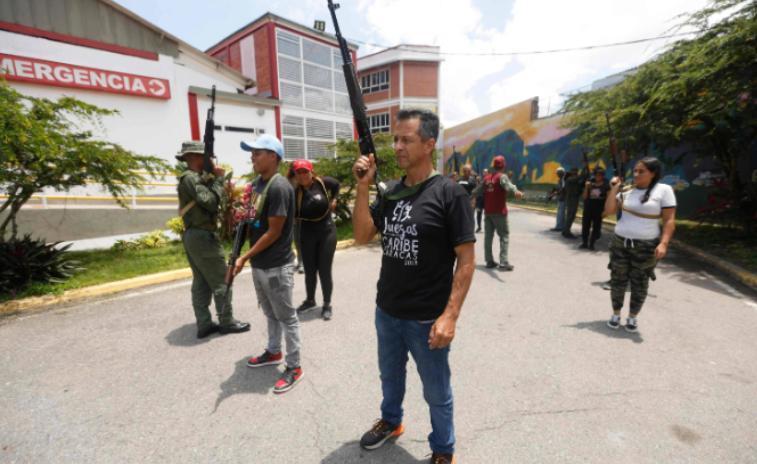 美军闪击加拉加斯！很多人以为委内瑞拉军队虽然败了，至少抵抗过，错了！真相是，那个