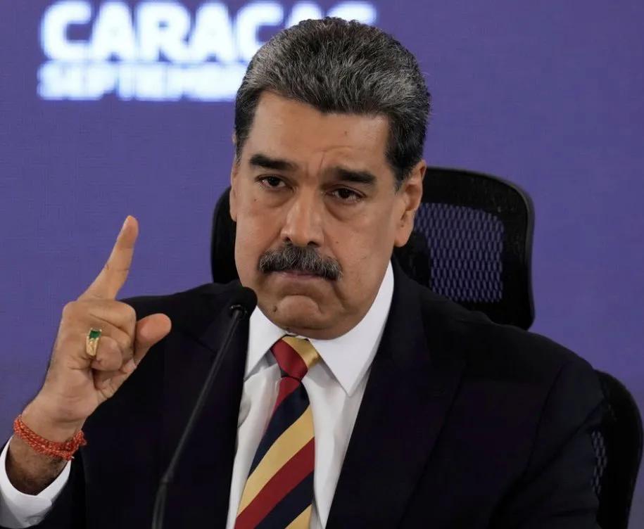 突发新闻：特朗普政府正与委内瑞拉前总统尼古拉斯·马杜罗进行认罪谈判。据报道，马杜