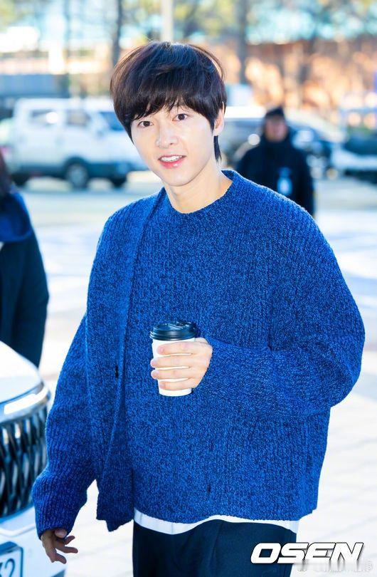 【上部浪漫爱情剧收视不佳后  40岁高龄的宋仲基再度挑战浪漫爱情剧《爱情云》——