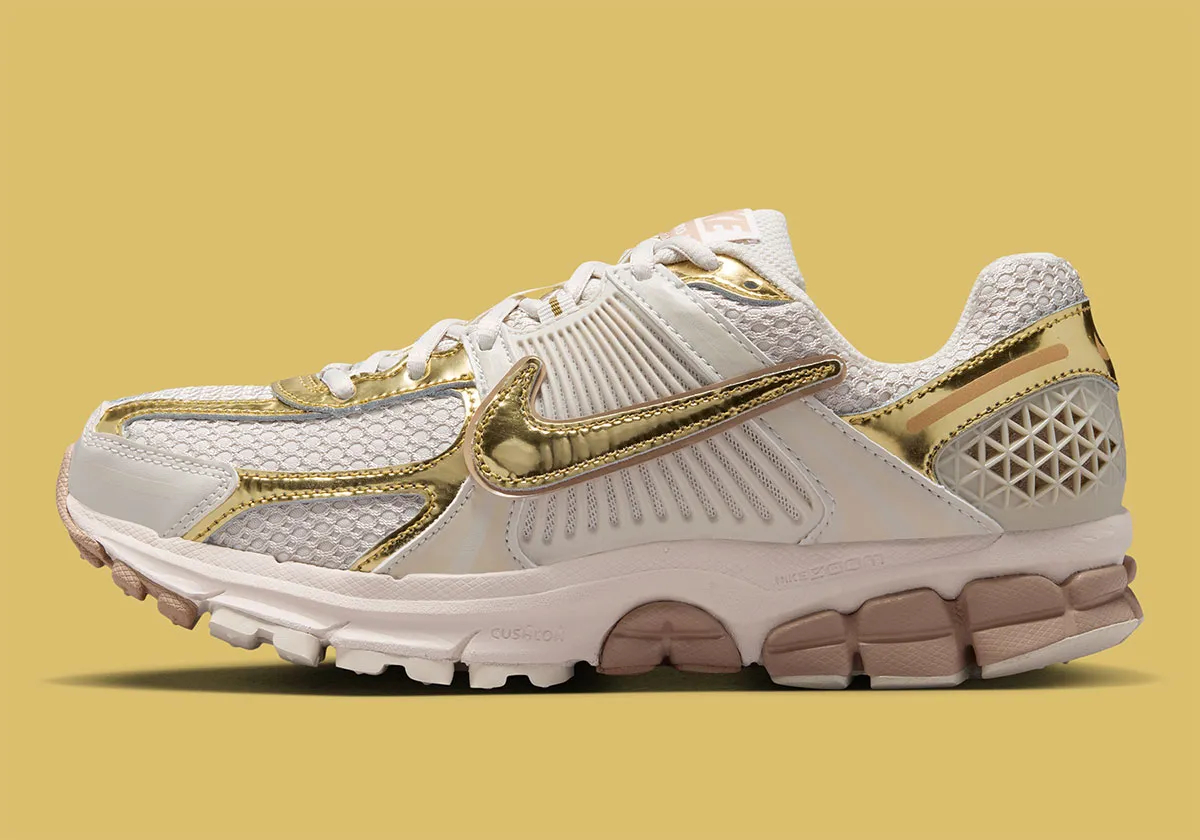 Nike Zoom Vomero 5  “Metallic Gold” 
