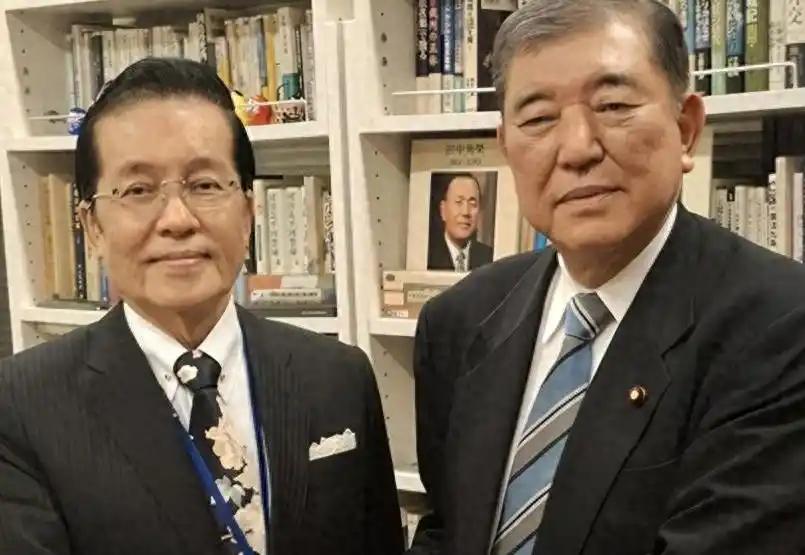 国民党副主席张荣恭，9月16日在东京会晤日本前首相石破茂等政坛人物时，转达相关两