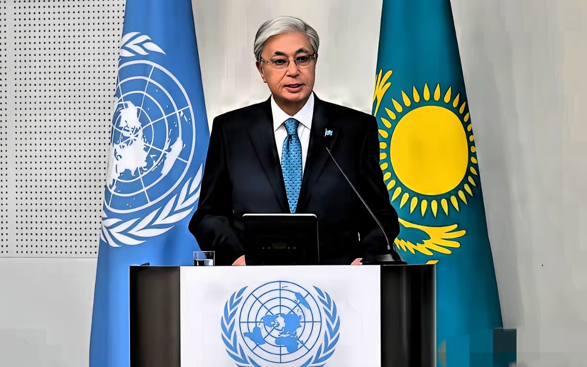 19日，托卡耶夫在东京联合国大学发表演讲，呼吁说：联合国安理会应该让更多的中等国