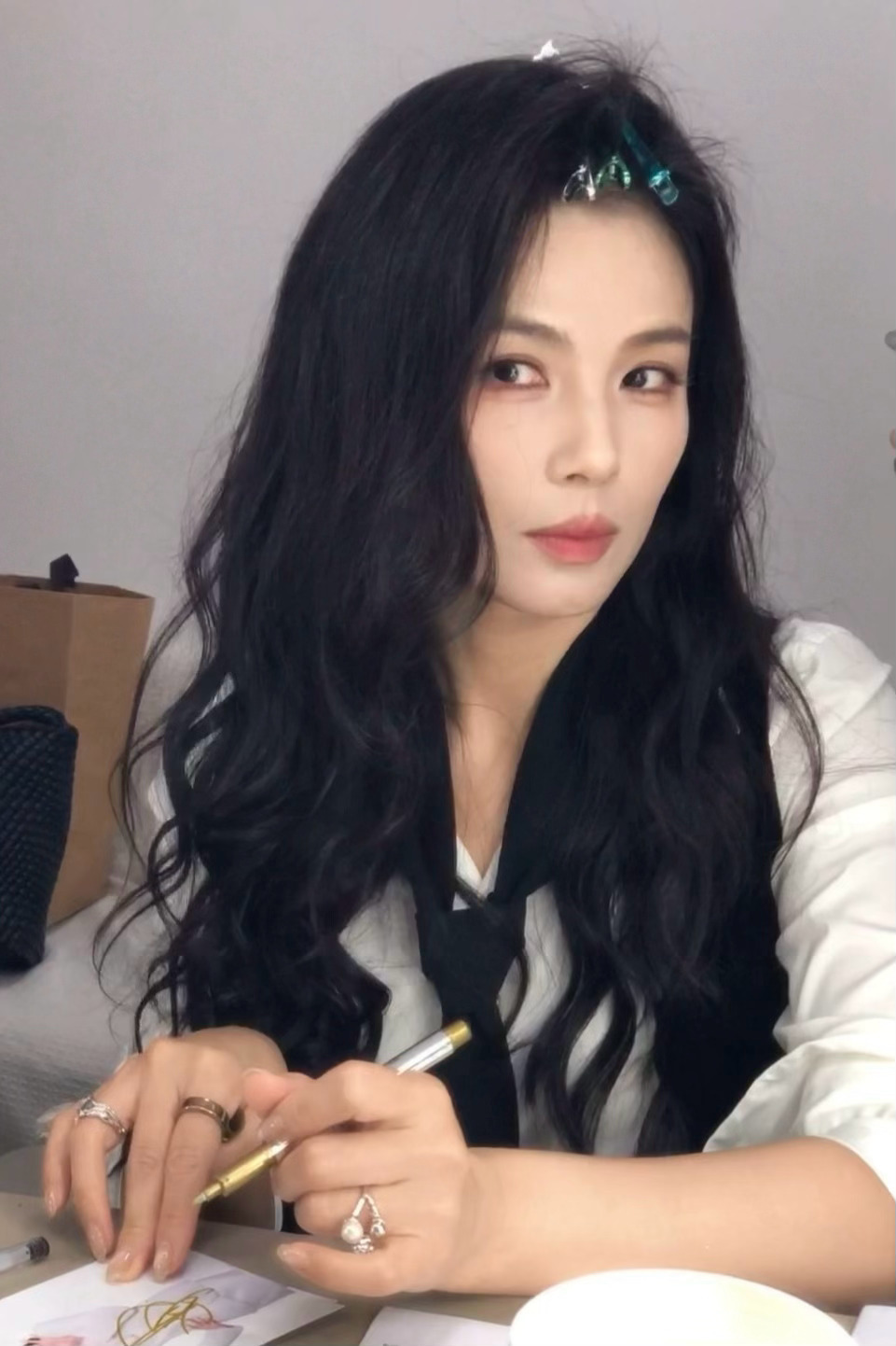 刘涛被自己美到了哈哈哈哈哈 ​​​