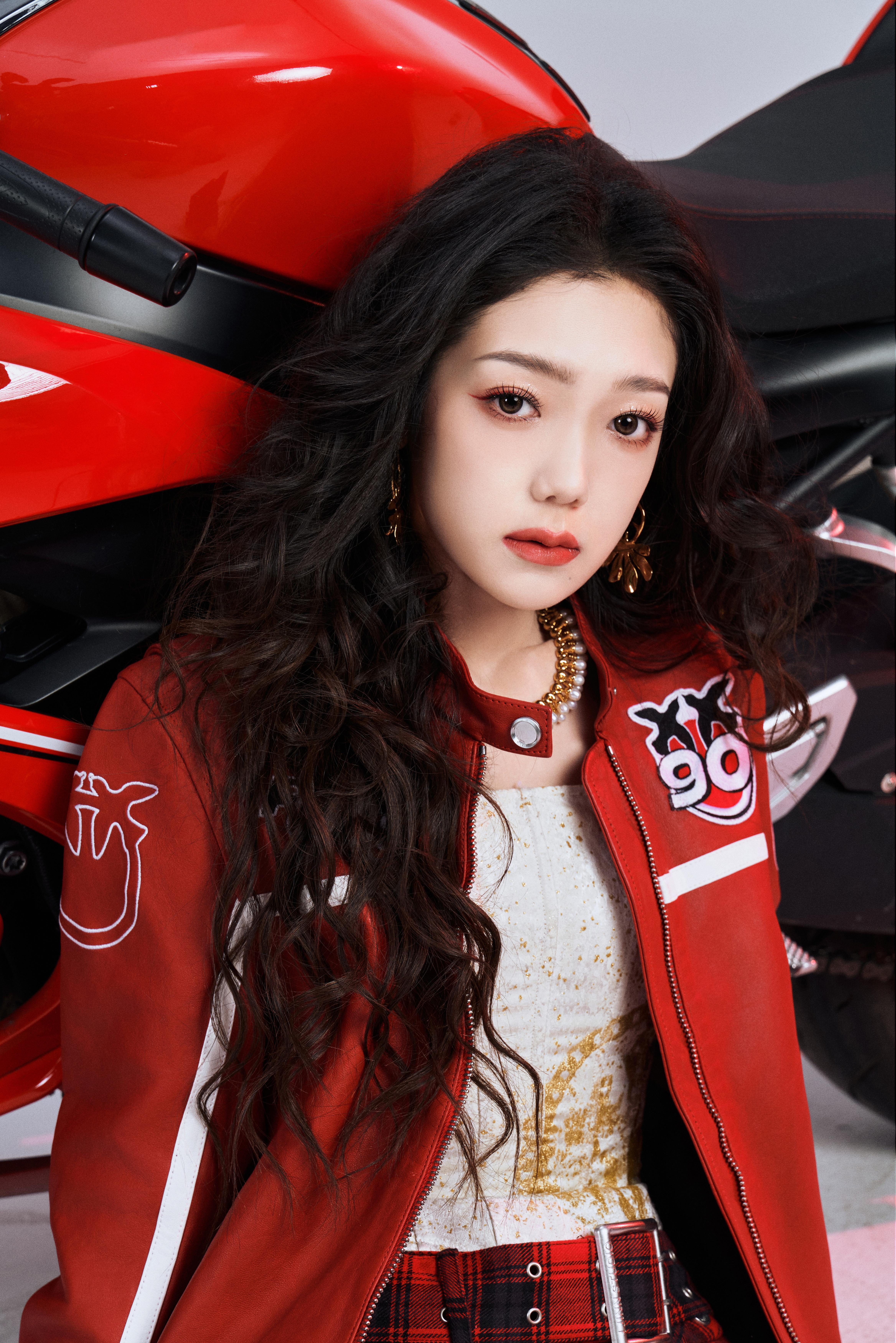 希林娜依高17号音乐仓库 [哪吒使坏] 希林娜依高现场live实力太强了  “喜