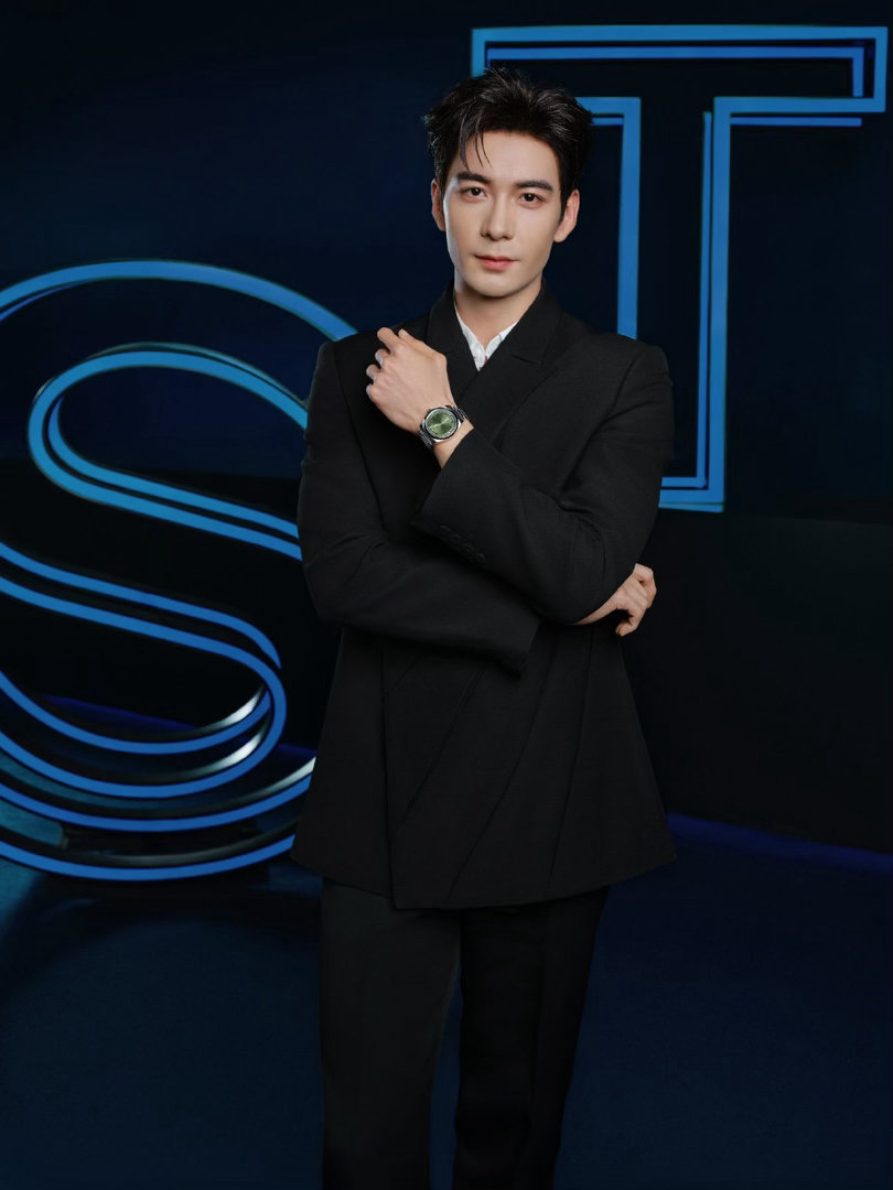 谁来管管陈星旭这个性张力 是谁又被陈星旭拿捏了！白衣冷脸是表面，拽衣领质问时手臂