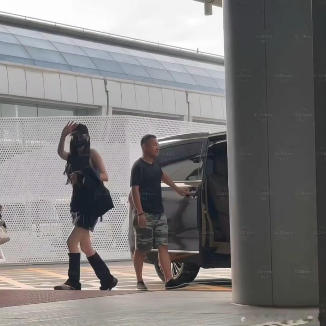 娱乐[超话]迪丽热巴出发录制你好星期六迪丽热巴北京出发长沙期待迪丽热巴咯[yea