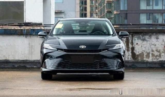 18万家用B级车，2027款凯美瑞第五代THS混动，真的值得买吗？