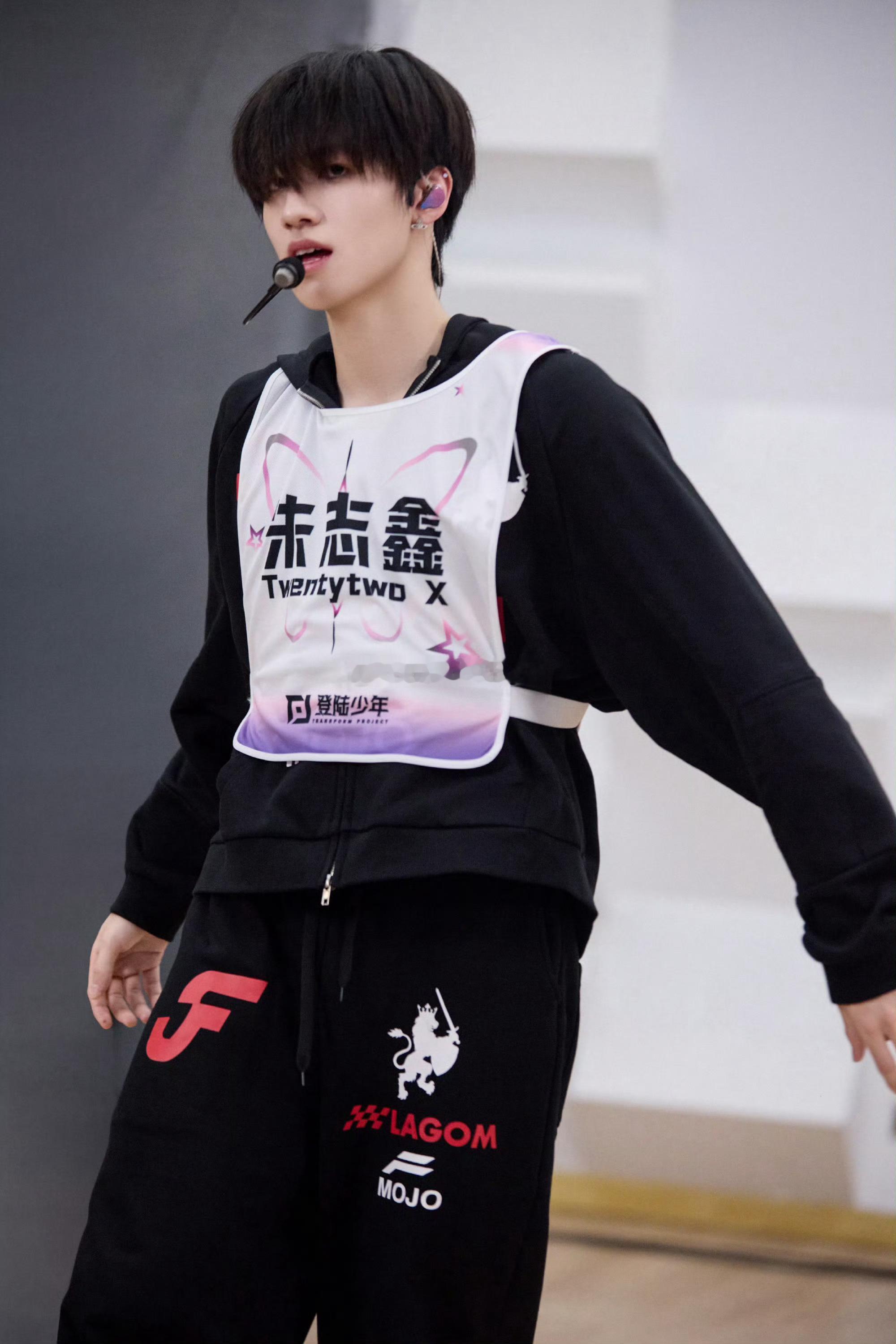 TOP登陆少年澳门演唱会练习室排练照📸📸苏新皓〡朱志鑫〡左航〡张泽禹〡张极 