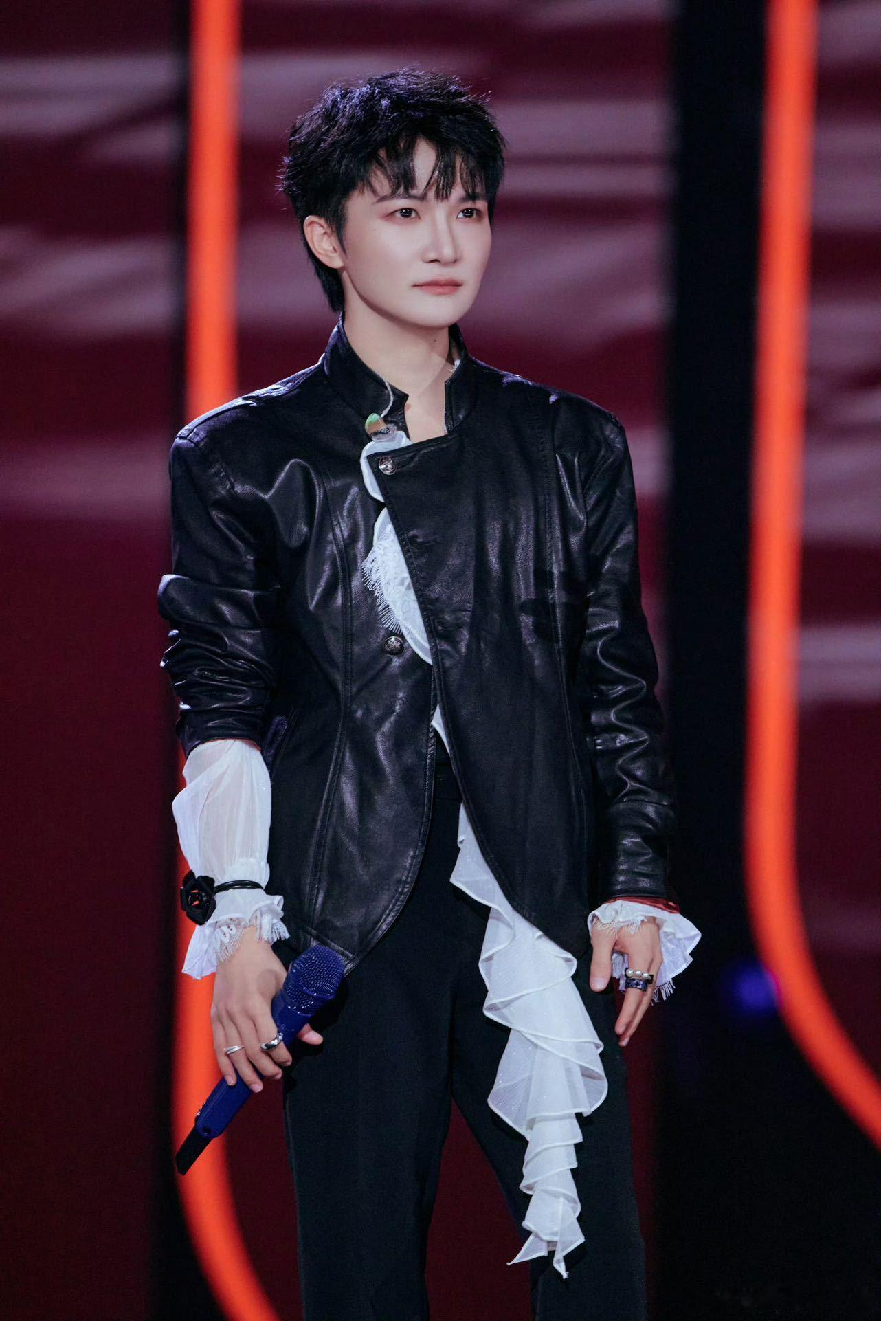 原来《象人》最震撼的结尾是周深的临场发挥！结尾那句让人起鸡皮疙瘩的“不过都是象人