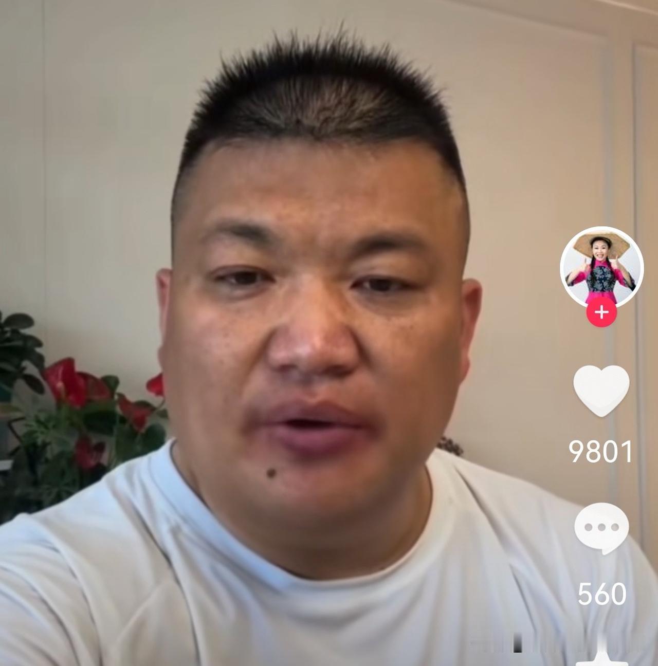 草帽姐的丈夫李超的反常表现

近日，小编在头条上刷到草帽姐徐桂花的前夫李超的短视