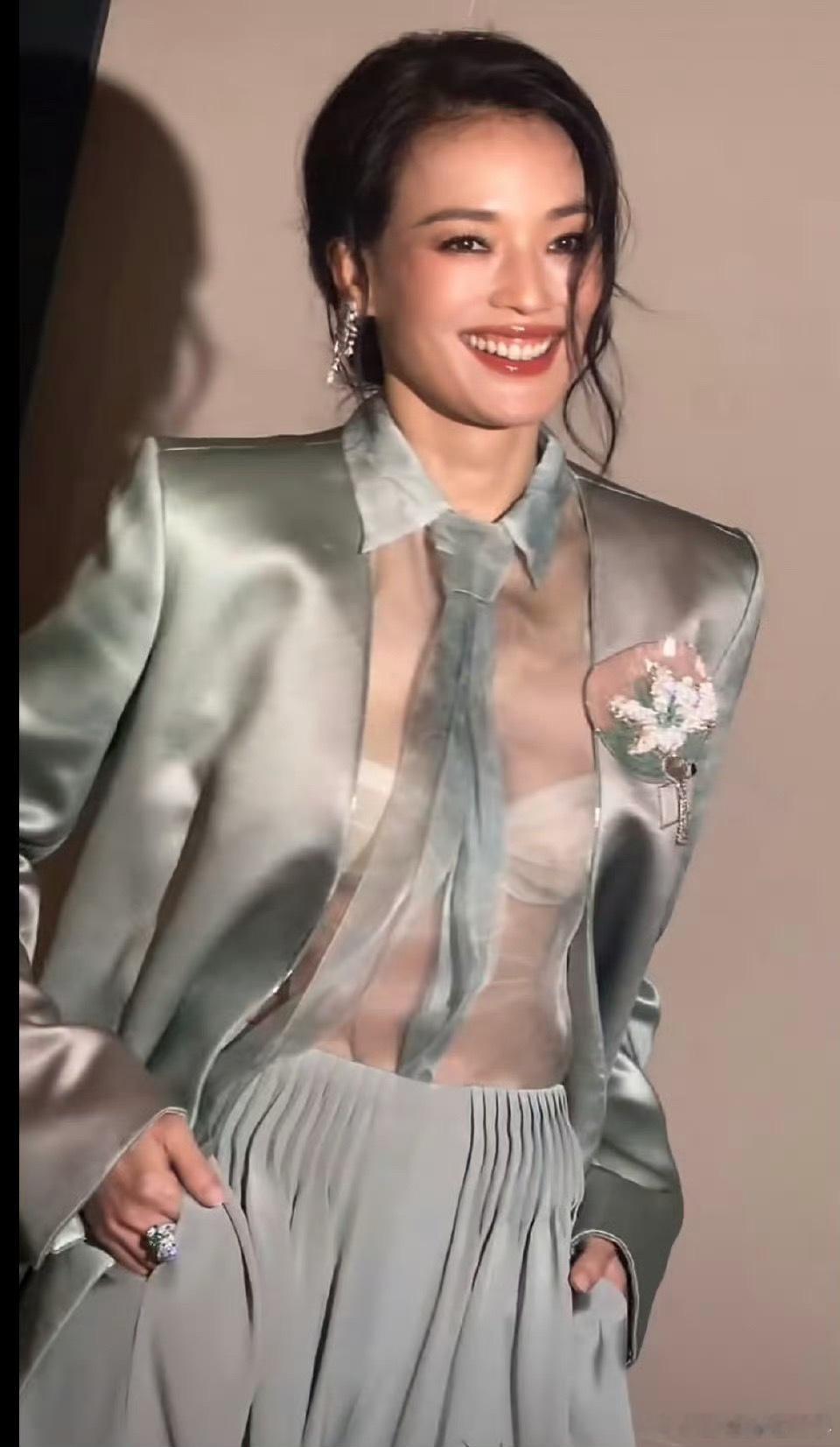 舒淇透视衬衫 哇哦 