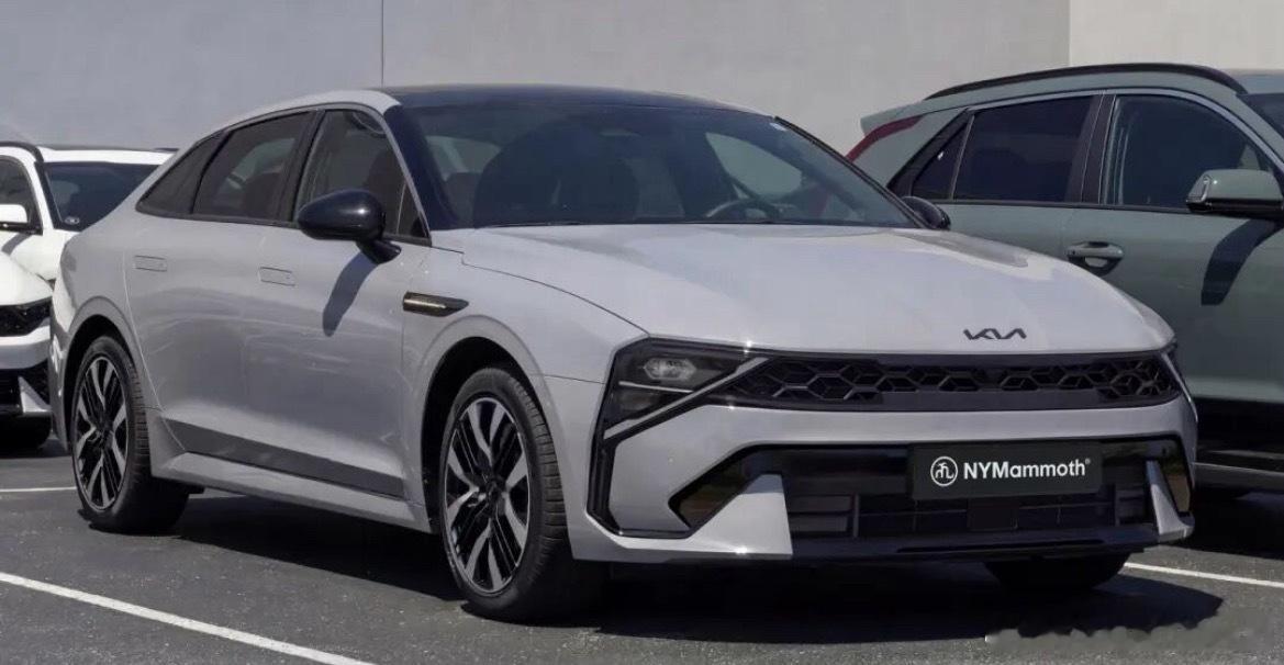 外媒预测的起亚k5假想图这不就是网友们想要的去掉日行灯的领克03吗？