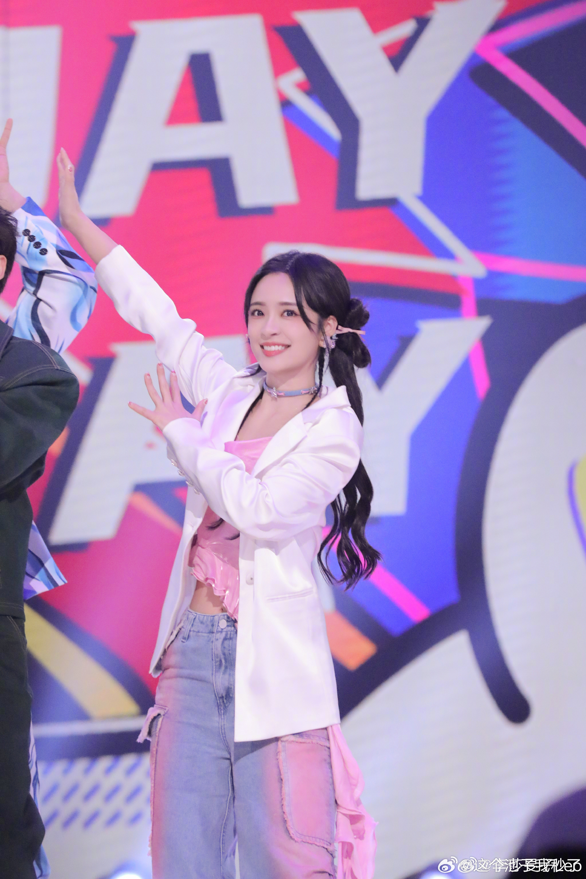 李莎旻子到底有多全能六边形战士申请出战！看完李莎旻子的音乐剧巡演收官Vlog，彻