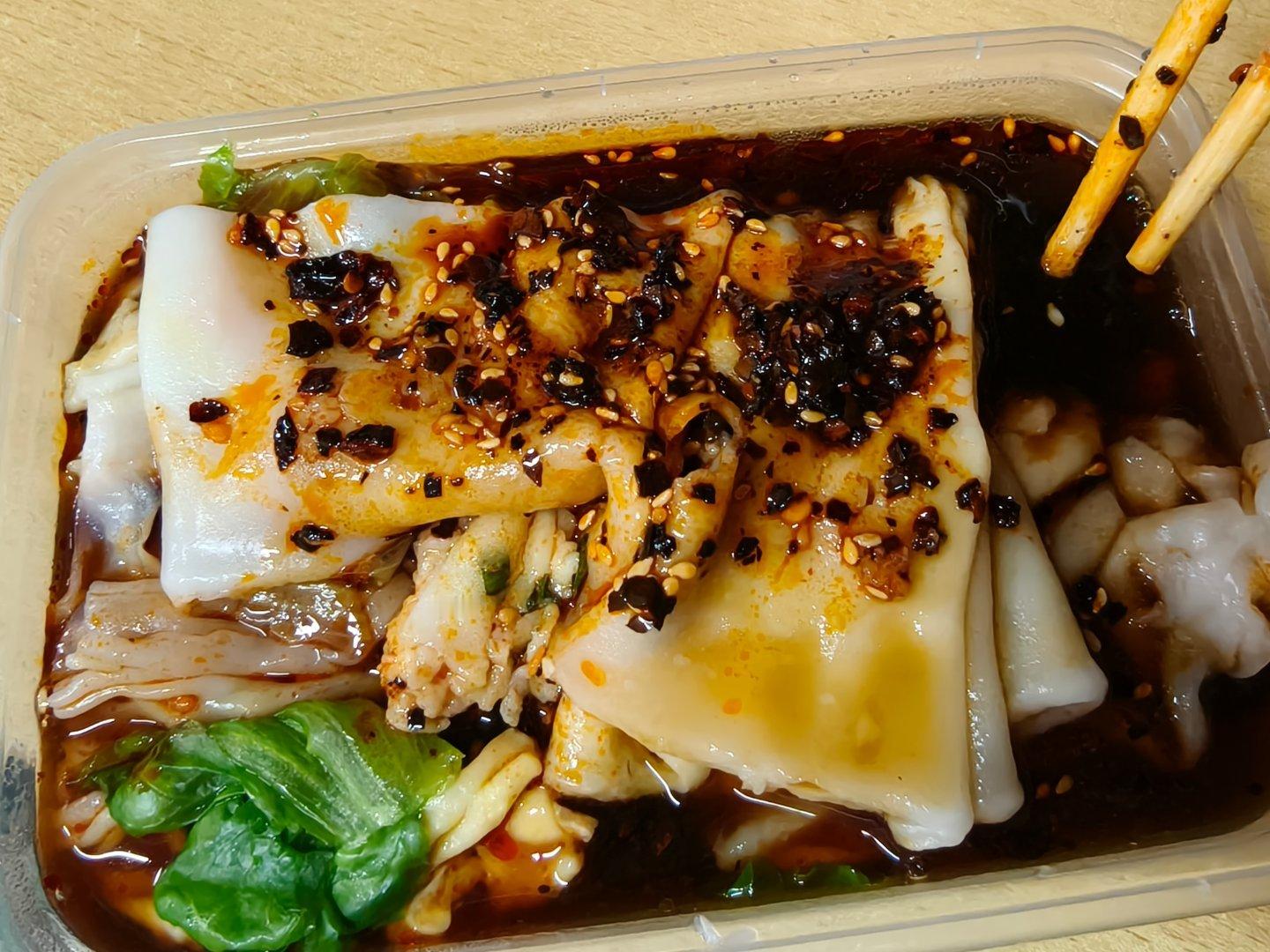 在学校的最后一顿饭离开学校再也吃不到八块钱的肠粉了 