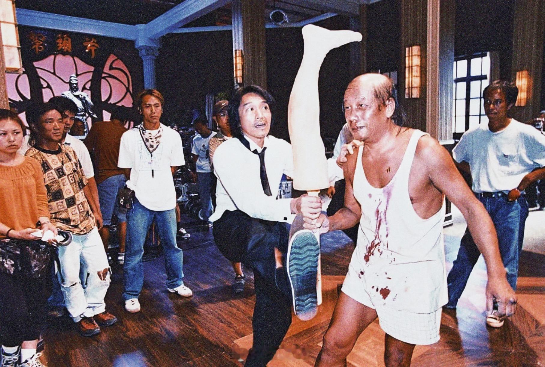 梁小龙去世 香港影星梁小龙离世，合作【功夫】的周星驰，也发文缅怀“火云邪神”，星