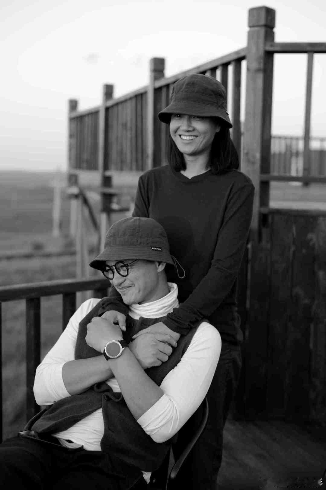 偶遇朱丹周一围牵手散步朱丹周一围牵手散步 网友偶遇朱丹周一围牵手散步，夫妻感情一