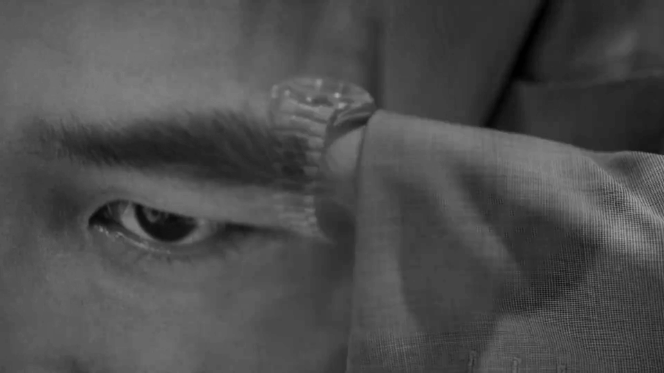 北上导演又和欧豪合作了电视剧交锋从烟火人间到暗流博弈。少年谢望和已成过往，《交锋