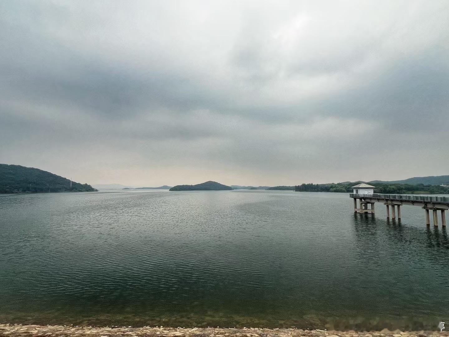 能不能下班之后开始下[笑cry]北京明天全市大雨局地暴雨 ​​​