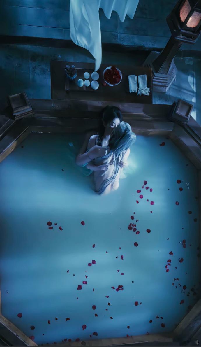 邓凯身材邓凯活人感 邓凯身材，咱就说就这么窄窄的一条，咱就说也太瘦了吧，邓凯活人