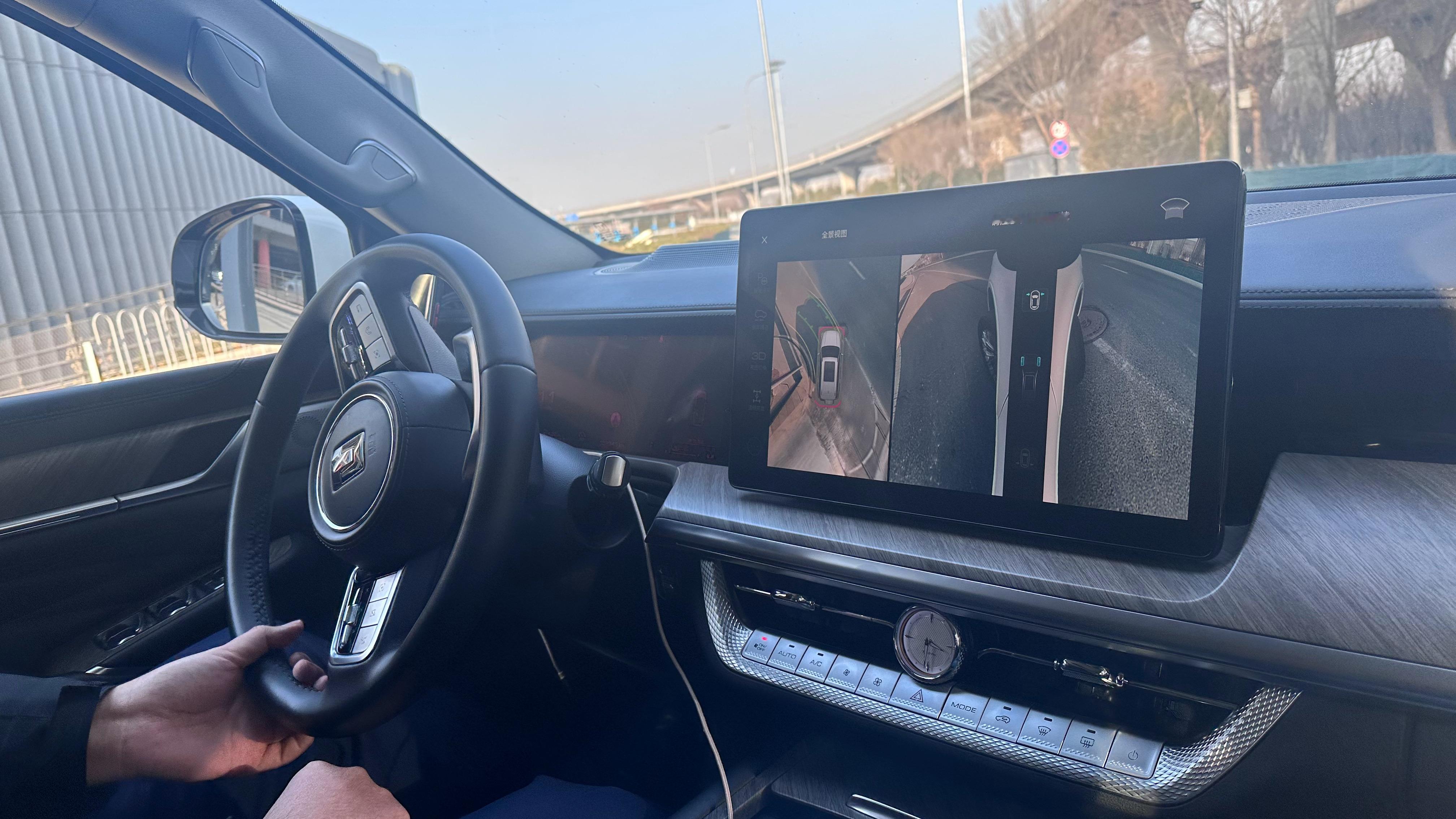 来长城的活动肯定得坐大坦克啦话说也是我第一次坐长城的坦克500接下来一个半小时从