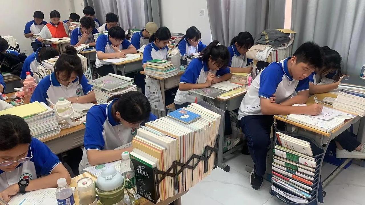 重点高中的学生就都能考上名校吗? 
肯定地回答，重点高中的学生只能部分的学生能考