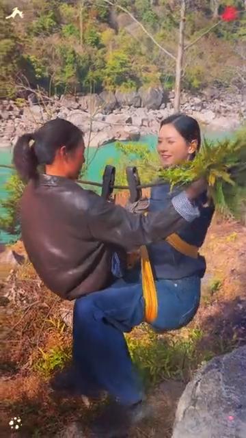 揾你妈，屋企乜都冇。