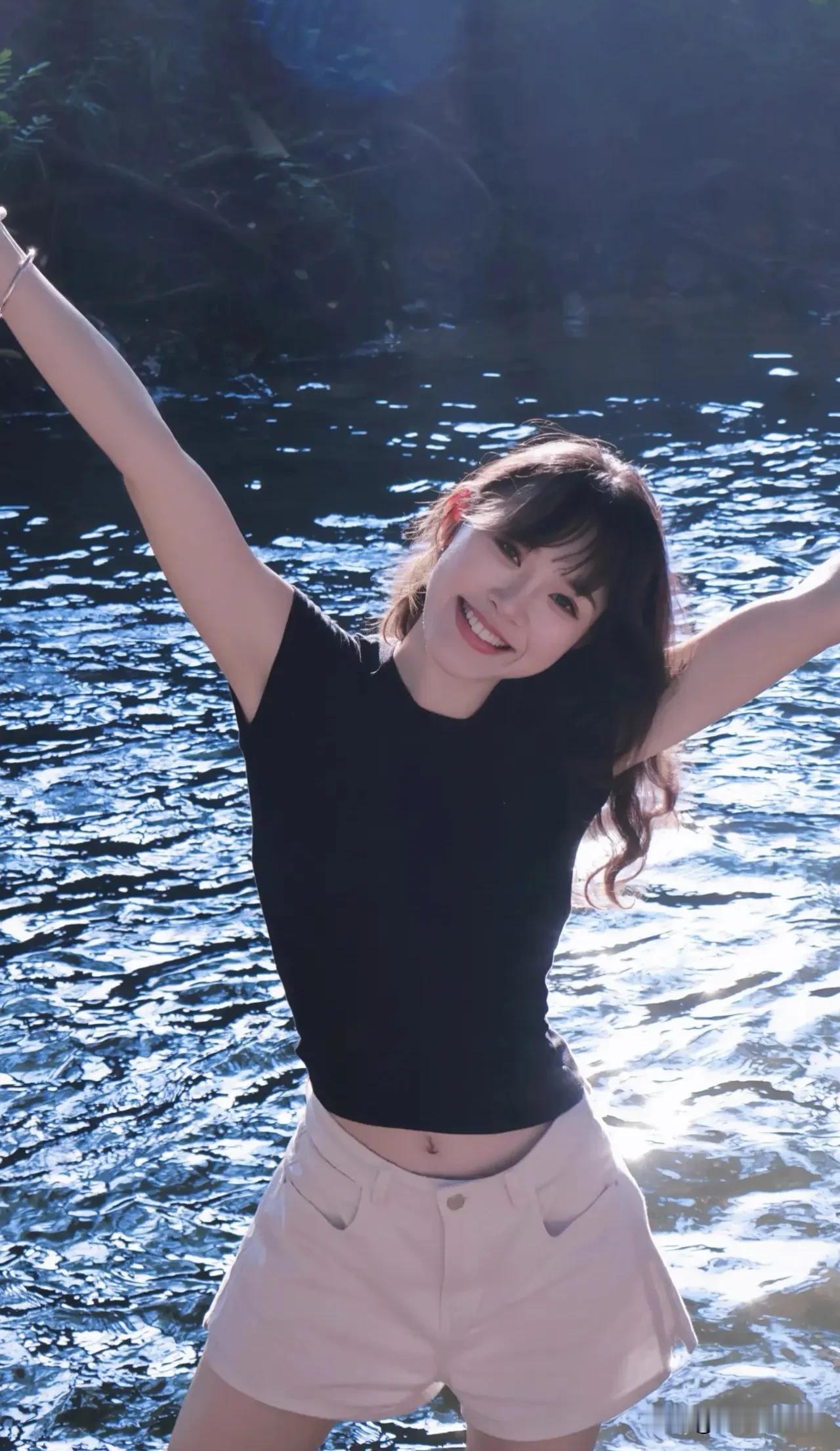 水花四溅，清凉一夏！  
每一刻都是快乐源泉！