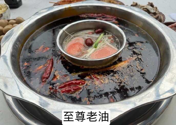 #为什么MSI地点设置在成都##英雄联盟#  川渝地区的松弛感莫过于恰一顿火锅啦