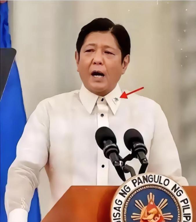 太离谱了！一边摆着打仗的架势，一边转头求中国“给诚意”。

4月24日，法新社刚