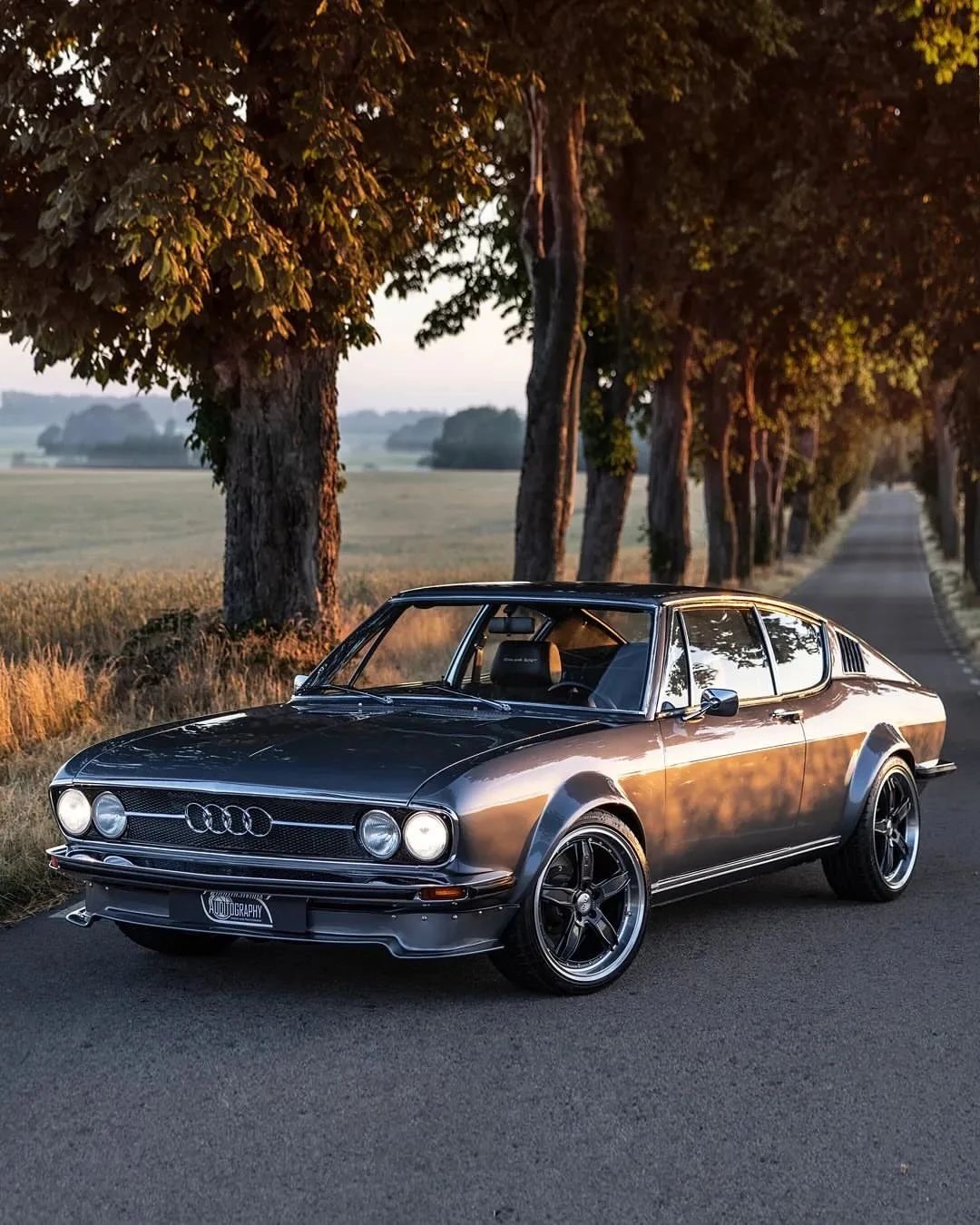 这款诞生自1972年的奥迪100 Coupé S/GT属于轿跑车型，作为奥迪A6