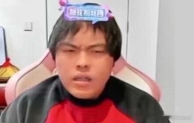收拾了两个晚上也没收拾完  我到底什么时候买了这么多衣服 