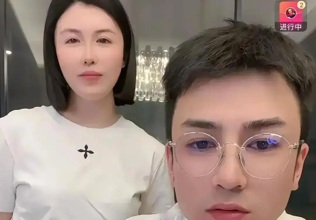 标题  
直播里的“失踪妻子”：当家庭裂痕成为公共剧本  
正文  
1. 除夕