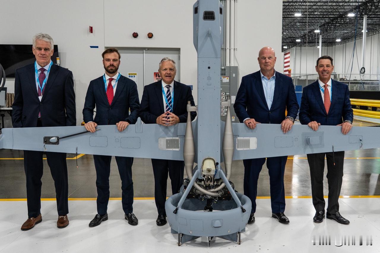 四位美国驻欧盟地区的大使最近访问了 Shield AI 在德克萨斯州的工厂，观看