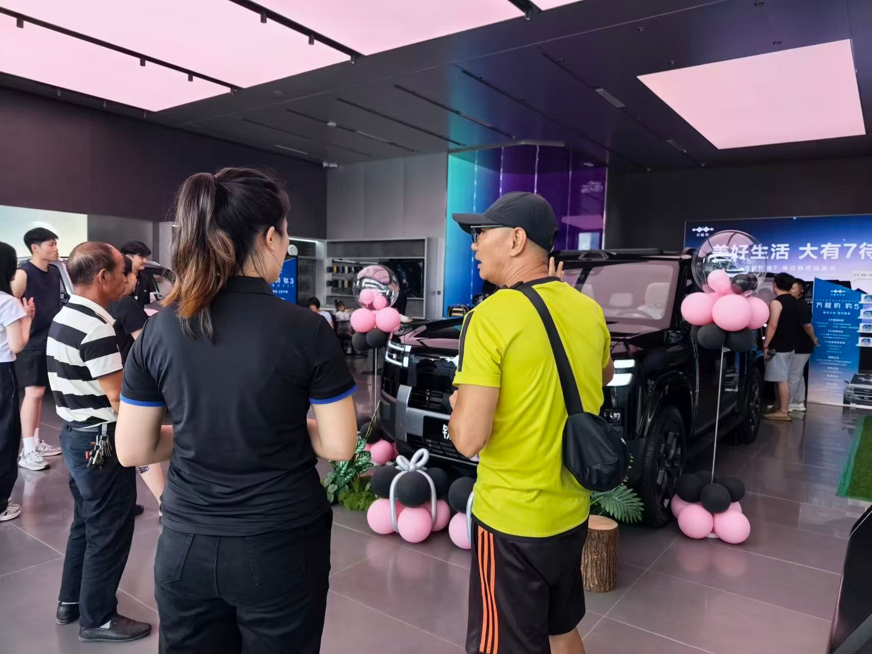 方程豹钛7科技大空间SUV已抵达全国门店，预计23万起售，想选车的朋友别错过！此