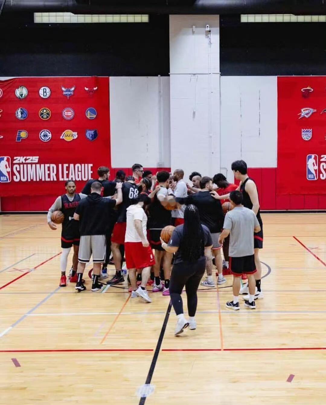 杨瀚森开拓者首秀今日11点，中国球员杨瀚森将代表开拓者迎来NBA夏联首秀，作为首