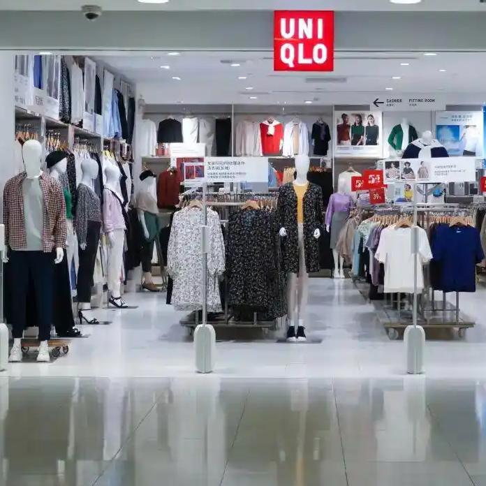 优衣库部分门店被指“偷拍”消费者以防盗一事，确实引发了广泛关注和讨论。消费者在社