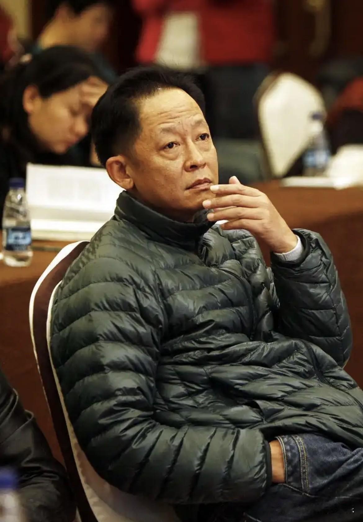 王志文，江珊，李小冉
三人合作的《大丈夫》
是前任，是老夫少妻
是欢喜冤家，是同