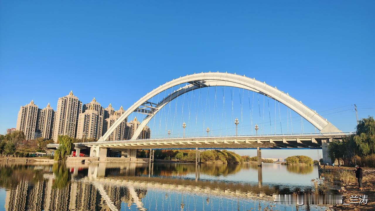 又一年快过去了，秋去冬来，时光匆匆如白驹过隙。站在岁末的节点，不禁心生感慨。冒昧