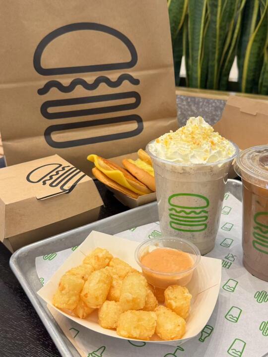Shake Shack！吃了一口，整一天都开心了