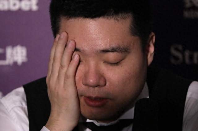 丁俊晖1-4爆冷输给20岁无名小将！3个被忽略的细节，英媒罕见表态