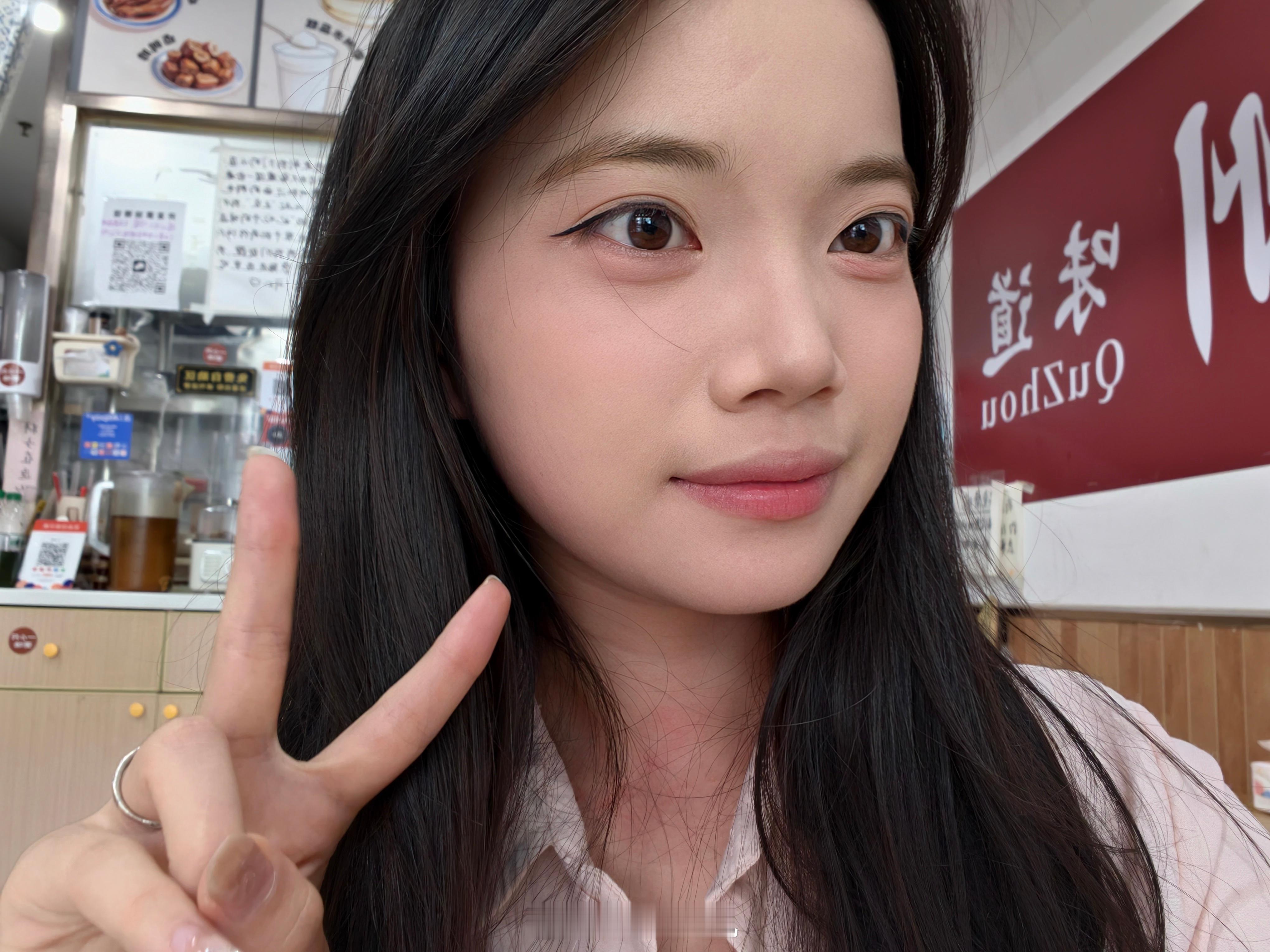 吃饭吃饭，我不是最晚吃饭的吧 ​​​